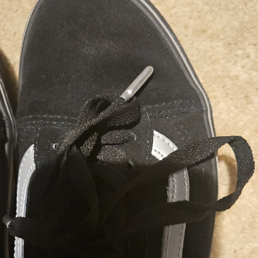 Classic Black and Silver Low Top Vans - Picture 7 of 10